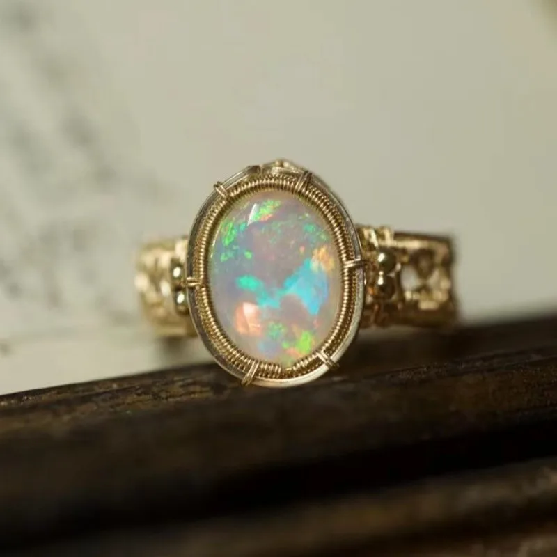 Sweet Vintage Colored Opal Ring Hollow Out Dazzling Gentle Style Rings for Women Exquisite Banquet Baroque Light Luxury Jewelry