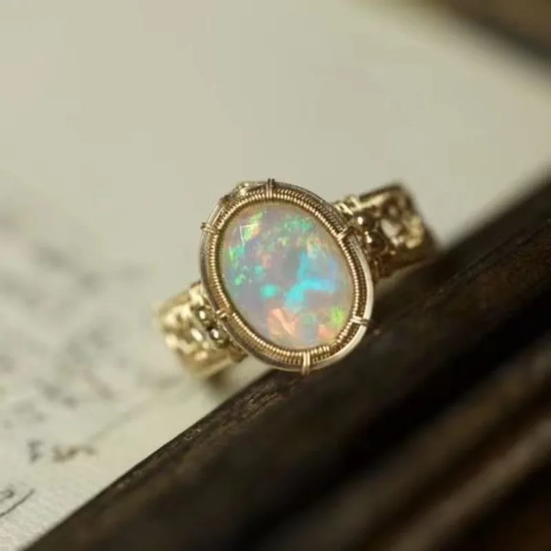 Sweet Vintage Colored Opal Ring Hollow Out Dazzling Gentle Style Rings for Women Exquisite Banquet Baroque Light Luxury Jewelry