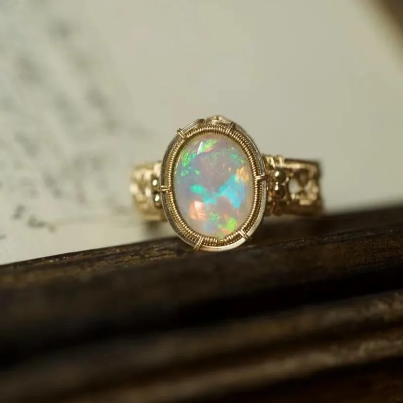 Sweet Vintage Colored Opal Ring Hollow Out Dazzling Gentle Style Rings for Women Exquisite Banquet Baroque Light Luxury Jewelry